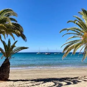 https://cest-la-vie-sanary-sur-mer.fr-provencehotel.com